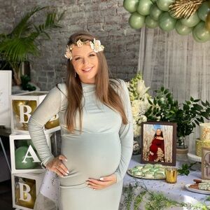 Seraphine Soft Green Maternity mermaid dress baby shower photo shoot S/M fit